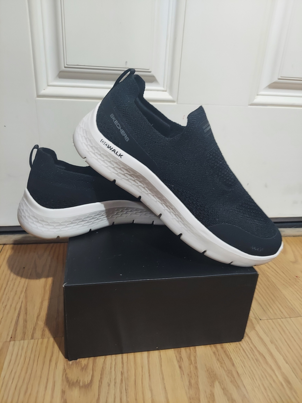 Skechers Women's GO WALK Flex Comfort Slip-On Walking Sneakers Size 9.5